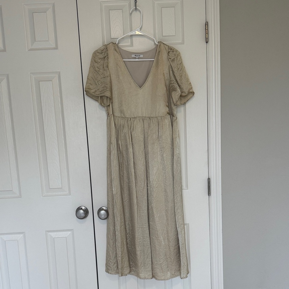 Madewell - Light gold midi dress V neck